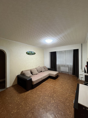 Продам трехкомнатную (3-комн.) квартиру, Черникова ул, 19, Волгодонск г