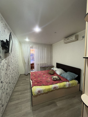 Продам трехкомнатную (3-комн.) квартиру, Черникова ул, 19, Волгодонск г