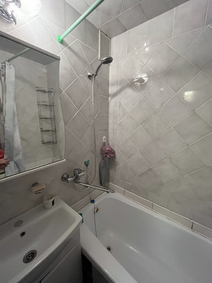 Продам трехкомнатную (3-комн.) квартиру, Черникова ул, 19, Волгодонск г