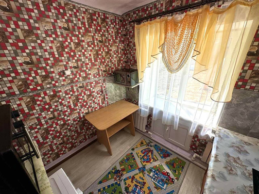 Продам двухкомнатную (2-комн.) квартиру, Больничная ул, 6, Эльбан рп