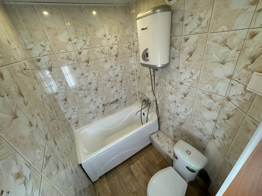 Продам двухкомнатную (2-комн.) квартиру, Больничная ул, 6, Эльбан рп