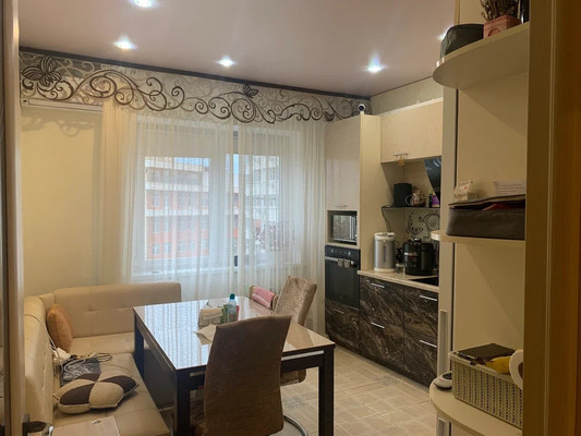 Продам двухкомнатную (2-комн.) квартиру, им. Димитрова ул, 3/1, Краснодар г