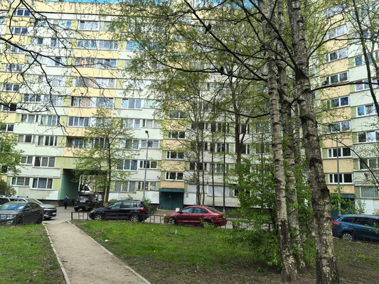 Продам комнату в 3-комн. квартире, Есенина ул, 12к1, Санкт-Петербург г