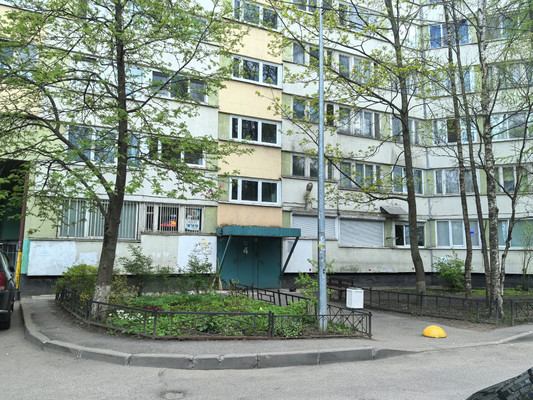Продам комнату в 3-комн. квартире, Есенина ул, 12к1, Санкт-Петербург г