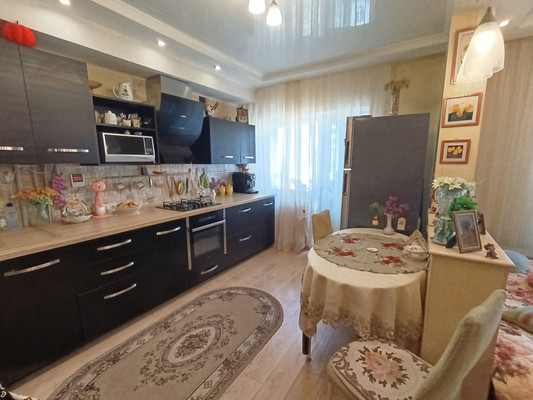 Продам однокомнатную (1-комн.) квартиру, Глинки ул, 1, Калининград г
