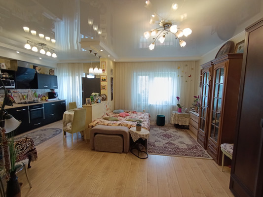 Продам однокомнатную (1-комн.) квартиру, Глинки ул, 1, Калининград г