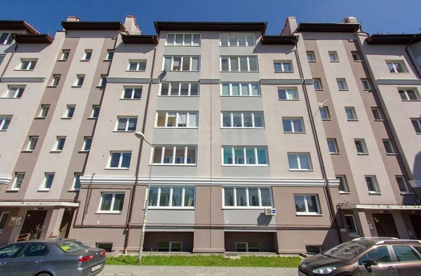 Продам однокомнатную (1-комн.) квартиру, Глинки ул, 1, Калининград г