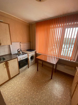 Продам трехкомнатную (3-комн.) квартиру, Каспарова ул, 3, Армавир г