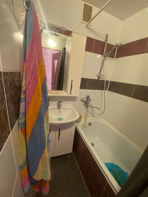 Продам трехкомнатную (3-комн.) квартиру, Каспарова ул, 3, Армавир г