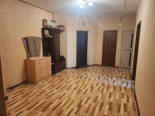 Продам трехкомнатную (3-комн.) квартиру, им. Александра Покрышкина ул, 4/10, Краснодар г