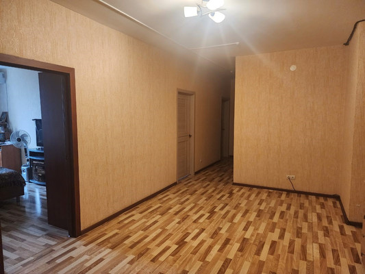 Продам трехкомнатную (3-комн.) квартиру, им. Александра Покрышкина ул, 4/10, Краснодар г
