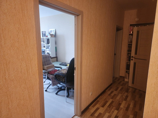 Продам трехкомнатную (3-комн.) квартиру, им. Александра Покрышкина ул, 4/10, Краснодар г