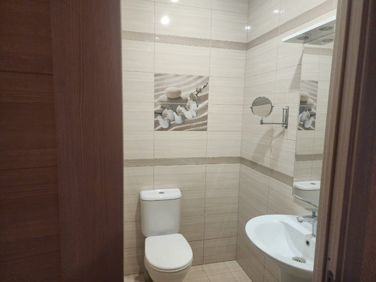 Продам трехкомнатную (3-комн.) квартиру, им. Александра Покрышкина ул, 4/10, Краснодар г