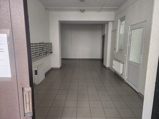 Продам трехкомнатную (3-комн.) квартиру, им. Александра Покрышкина ул, 4/10, Краснодар г