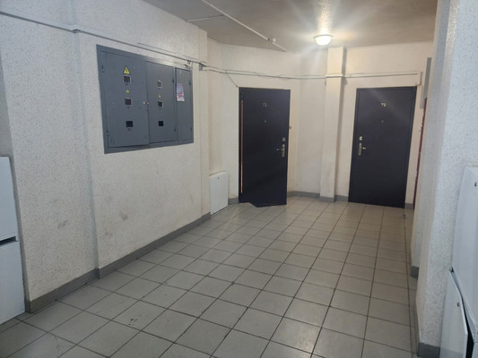 Продам трехкомнатную (3-комн.) квартиру, им. Александра Покрышкина ул, 4/10, Краснодар г