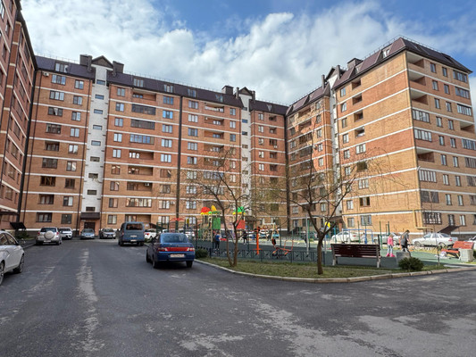 Продам многокомнатную квартиру, Московская ул, 12к4, Нальчик г