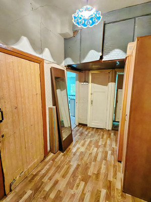 Продам комнату в 4-комн. квартире, Советская ул, 30/24, Глазово д