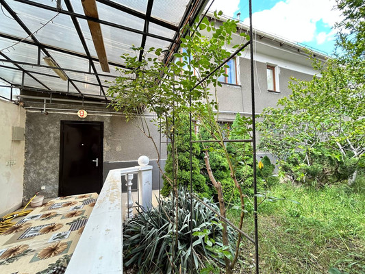 Продам трехкомнатную (3-комн.) квартиру, Генерала Захарова ул, 9к2, Симферополь г