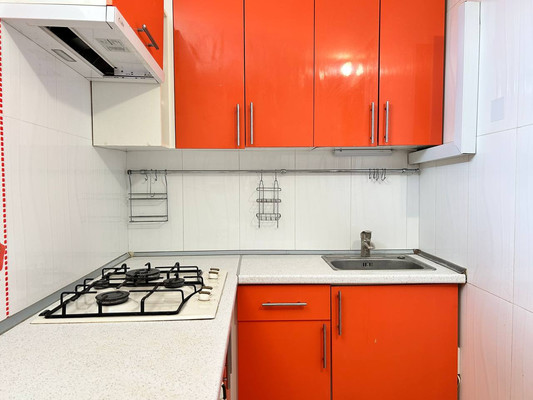 Продам трехкомнатную (3-комн.) квартиру, Генерала Захарова ул, 9к2, Симферополь г