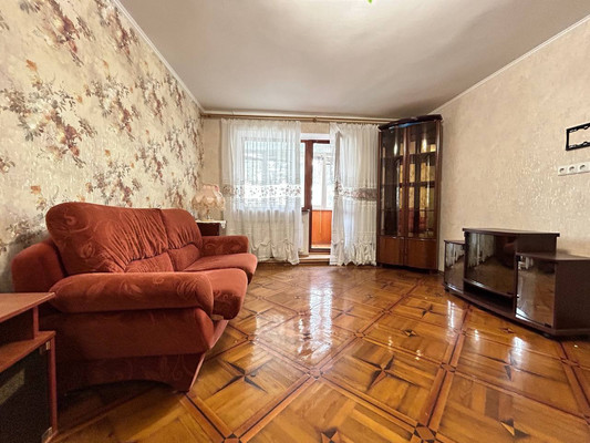 Продам трехкомнатную (3-комн.) квартиру, Генерала Захарова ул, 9к2, Симферополь г