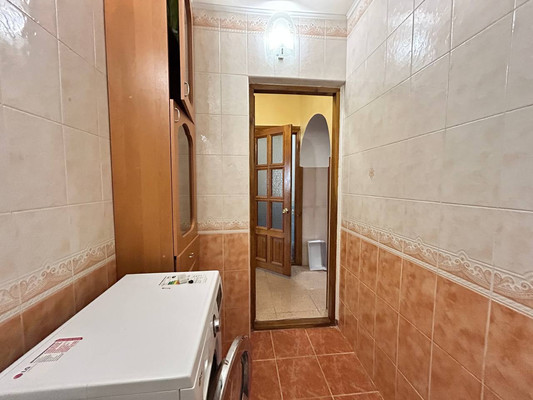 Продам трехкомнатную (3-комн.) квартиру, Генерала Захарова ул, 9к2, Симферополь г