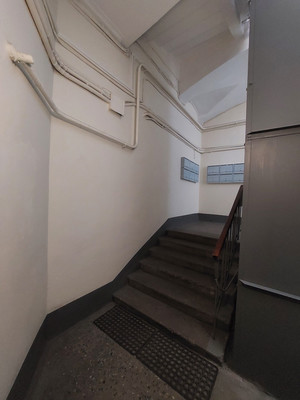 Продам трехкомнатную (3-комн.) квартиру, Биржевой пер, 1/10А, Санкт-Петербург г