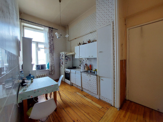 Продам трехкомнатную (3-комн.) квартиру, Биржевой пер, 1/10А, Санкт-Петербург г