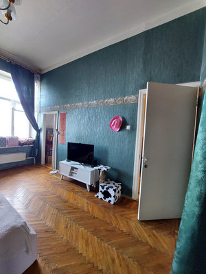 Продам трехкомнатную (3-комн.) квартиру, Биржевой пер, 1/10А, Санкт-Петербург г
