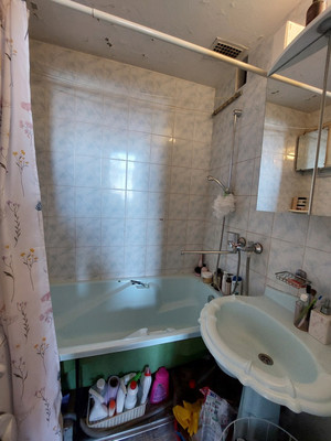 Продам трехкомнатную (3-комн.) квартиру, Биржевой пер, 1/10А, Санкт-Петербург г