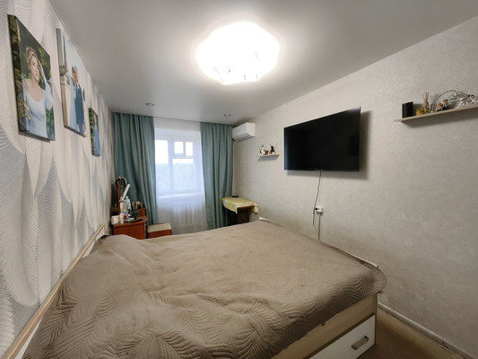 Продам двухкомнатную (2-комн.) квартиру, Светлая ул, 30, Казань г