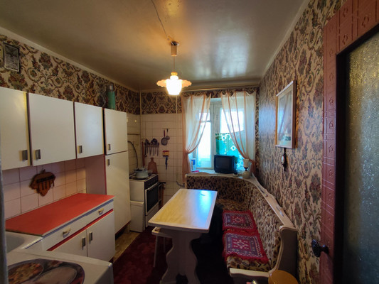 Продам двухкомнатную (2-комн.) квартиру, Космонавтов ул, 49, Казань г