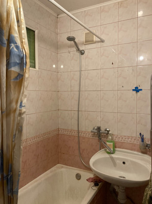 Продам трехкомнатную (3-комн.) квартиру, Дачная ул, 14, Ростов-на-Дону г