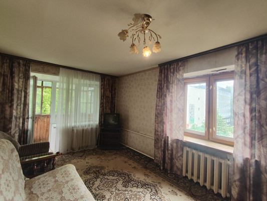 Продам двухкомнатную (2-комн.) квартиру, Островского ул, 18, Рязань г