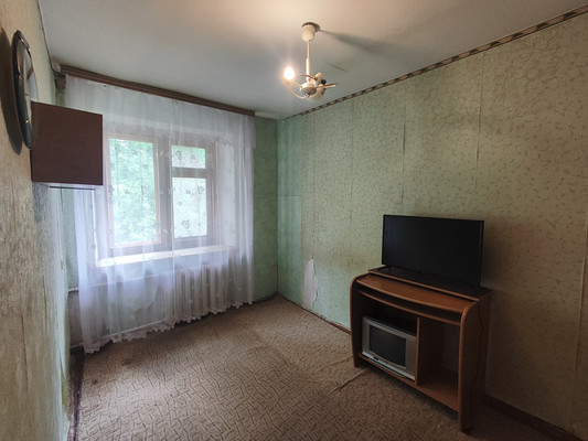 Продам двухкомнатную (2-комн.) квартиру, Островского ул, 18, Рязань г