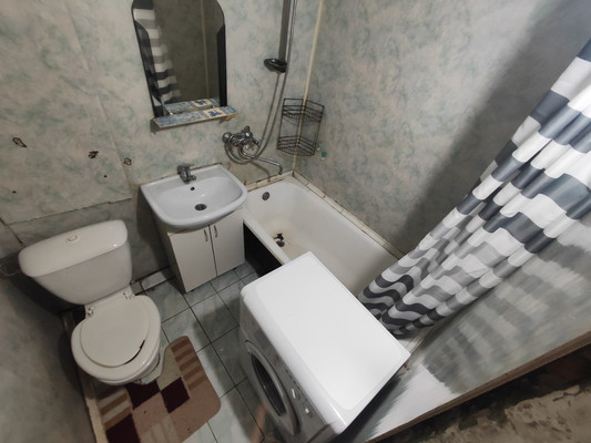 Продам двухкомнатную (2-комн.) квартиру, Островского ул, 18, Рязань г
