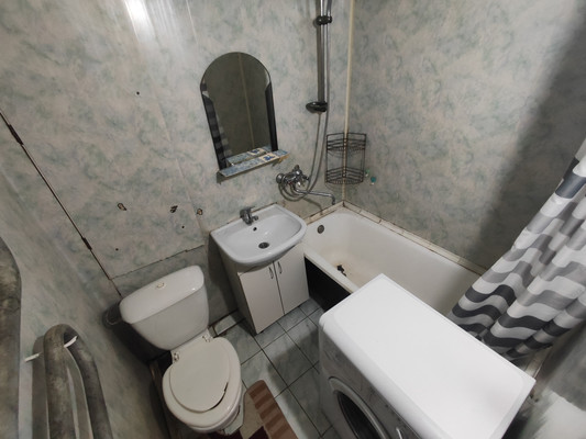 Продам двухкомнатную (2-комн.) квартиру, Островского ул, 18, Рязань г