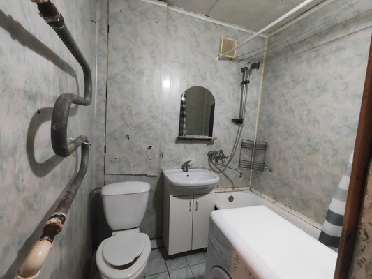Продам двухкомнатную (2-комн.) квартиру, Островского ул, 18, Рязань г