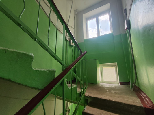 Продам двухкомнатную (2-комн.) квартиру, Островского ул, 18, Рязань г
