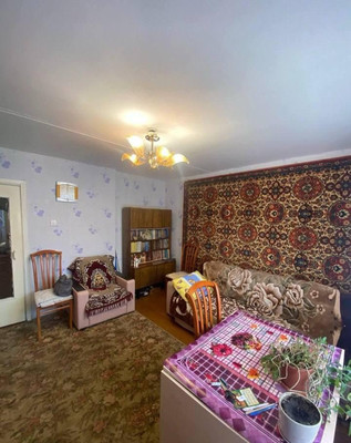 Продам трехкомнатную (3-комн.) квартиру, Кирова ул, 49, Каменск-Уральский г