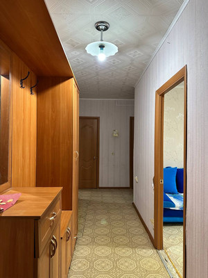 Продам трехкомнатную (3-комн.) квартиру, 34-й мкр, 8а, Октябрьский г