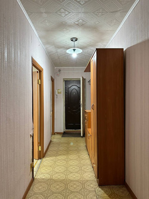 Продам трехкомнатную (3-комн.) квартиру, 34-й мкр, 8а, Октябрьский г