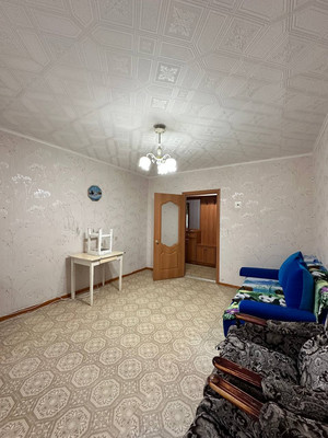 Продам трехкомнатную (3-комн.) квартиру, 34-й мкр, 8а, Октябрьский г