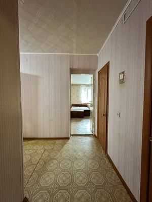 Продам трехкомнатную (3-комн.) квартиру, 34-й мкр, 8а, Октябрьский г