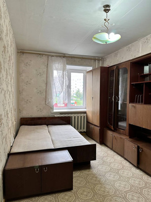 Продам трехкомнатную (3-комн.) квартиру, 34-й мкр, 8а, Октябрьский г