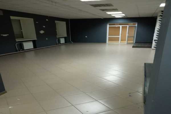 Сдам торговое помещение 224,6 м2, Исетская ул, 37, Каменск-Уральский г