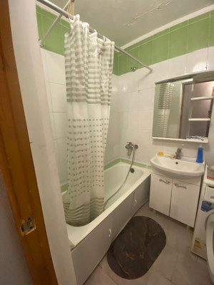 Продам двухкомнатную (2-комн.) квартиру, Мичуринский пр-кт, 13к2, Москва г