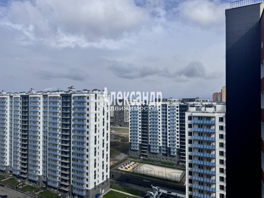 Продам двухкомнатную (2-комн.) квартиру, Шувалова ул, 28, Мурино п