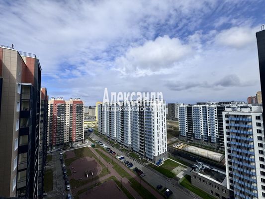 Продам двухкомнатную (2-комн.) квартиру, Шувалова ул, 28, Мурино п