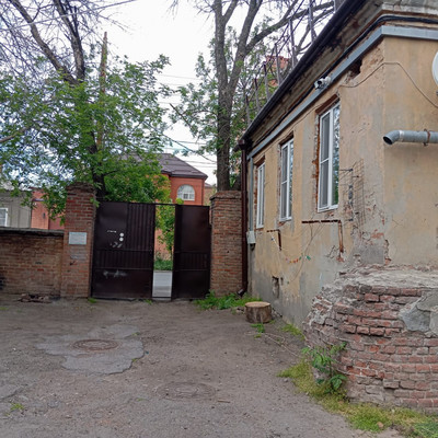 Продам 2-комн. в 4-комн. квартире, Комсомольская пл, 21/18, Ростов-на-Дону г