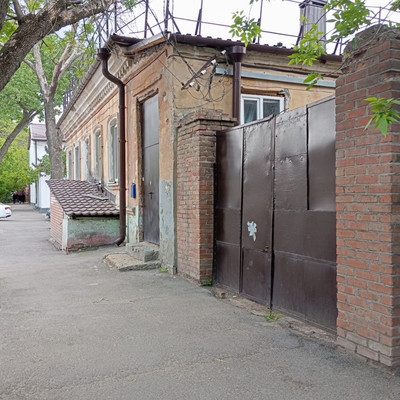 Продам 2-комн. в 4-комн. квартире, Комсомольская пл, 21/18, Ростов-на-Дону г